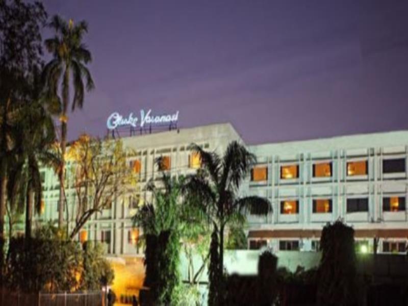 Hotel Clarks Varanasi Exterior photo